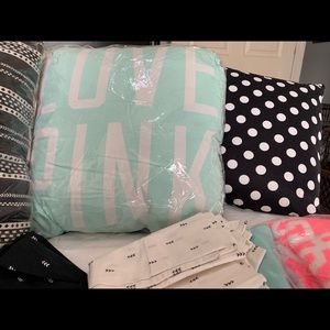 Victoria’s Secret love pink throw Pillow